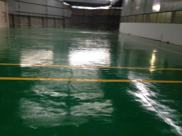 新租厂房地面怎么选？环氧薄涂：高性价比之选